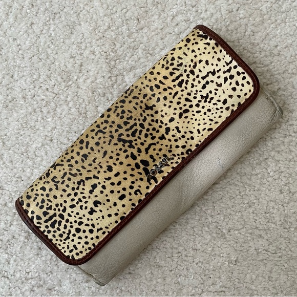 Leopard Print Fossil Wallet - Picture 1 of 12
